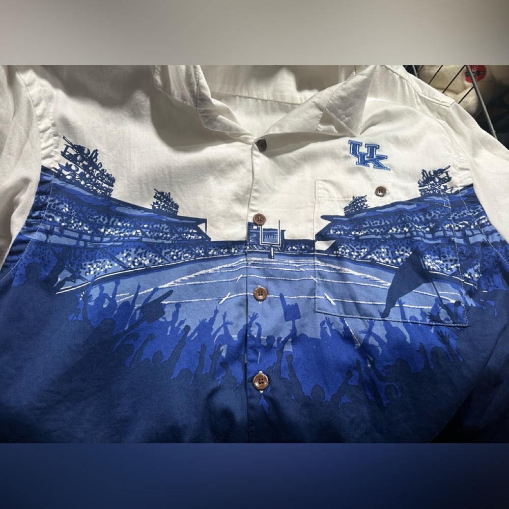Men’s Chillwear University of Kentucky Football Stadium Print Button Down Medium - Picture 4 of 6